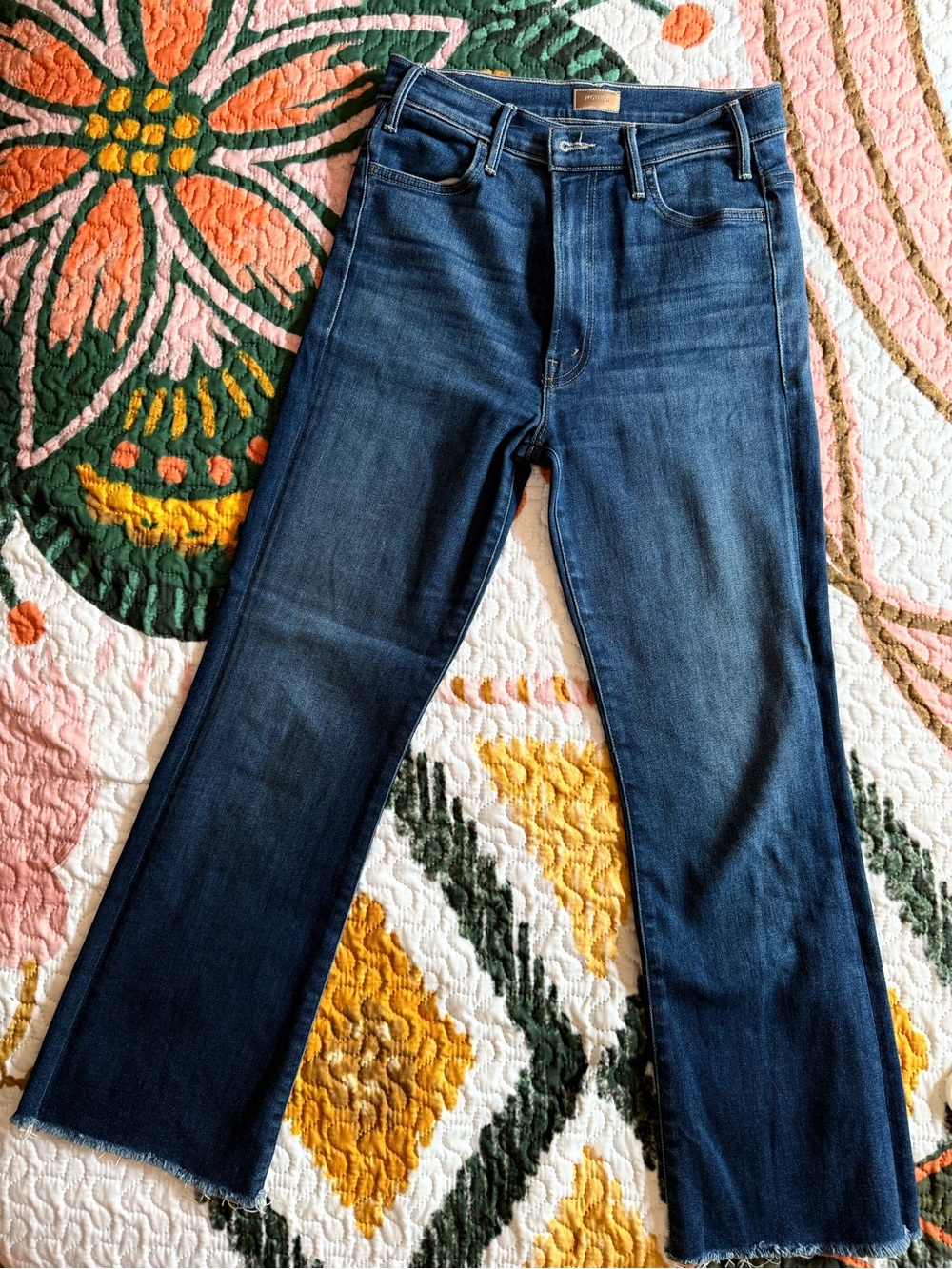 MOTHER Trendy Chic Dark Blue Flared Ankle Frayed Jeans